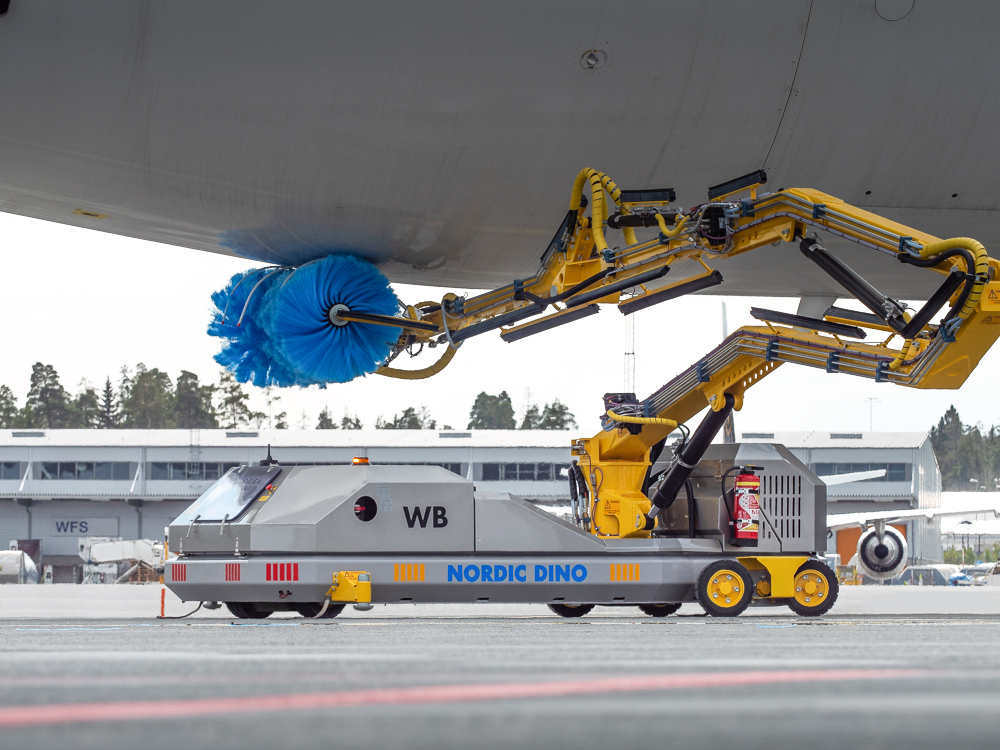 The advantages of automated aircraft exterior cleaning solutions